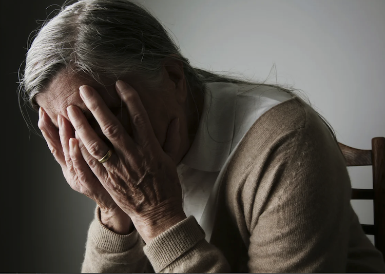 アルツハイマー病を遅らせる「奇跡の遺伝子変異」、その仕組みを解明!